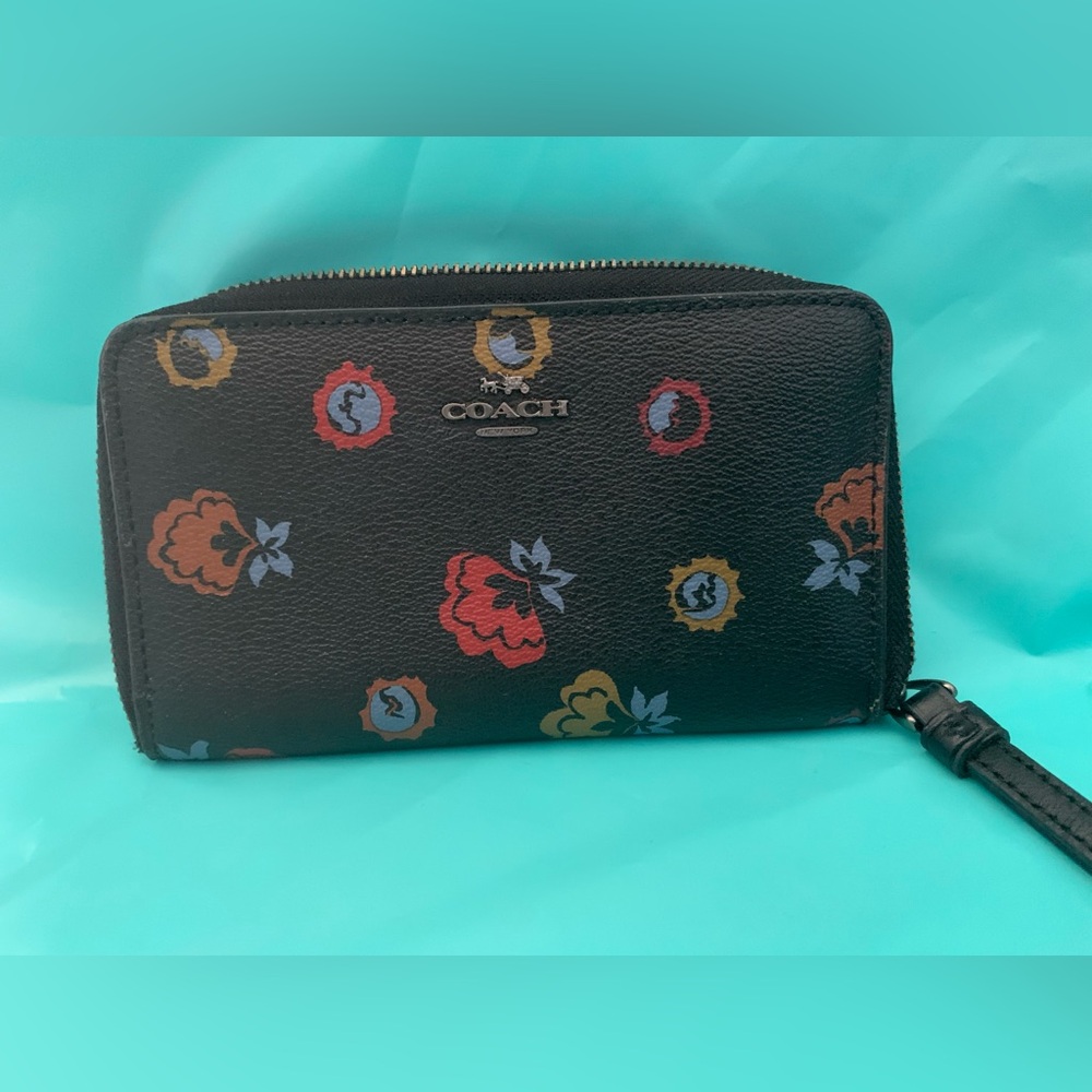 SOLD-COACH wallet/wristlet 2/$40